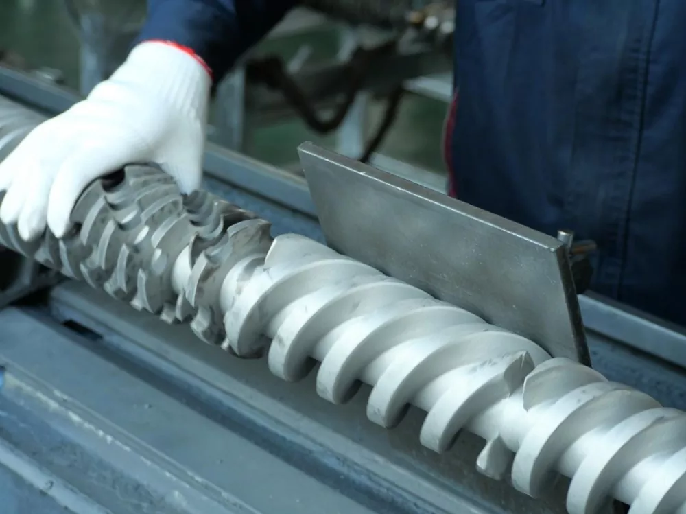 Indlela yokucoca i-screw extruder enye ngaphandle kokonakalisa isikrufu okanye umgqomo Indlela yokucoca i-screw extruder enye ngaphandle kokonakalisa isikrufu okanye umgqomo