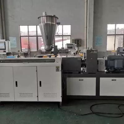 Isikruru esiNye Extruder