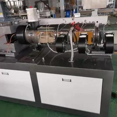 Isikruru esiNye Extruder